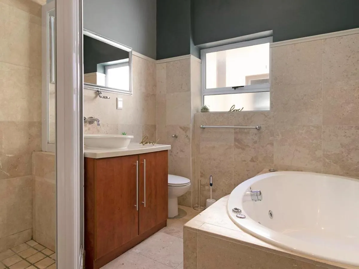 Villa De La Mer Hout Bay Beachfront ケープタウン 南アフリカ