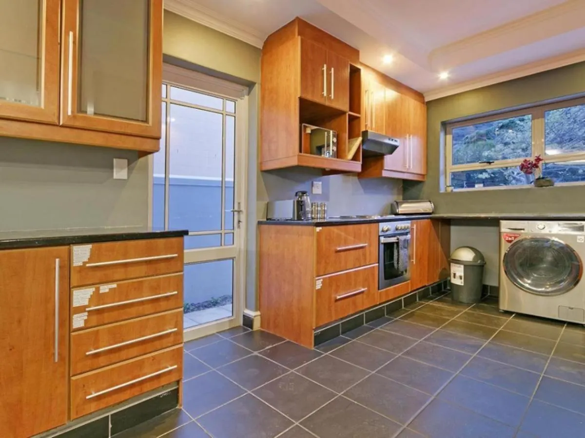 Villa De La Mer Hout Bay Beachfront ケープタウン 別荘