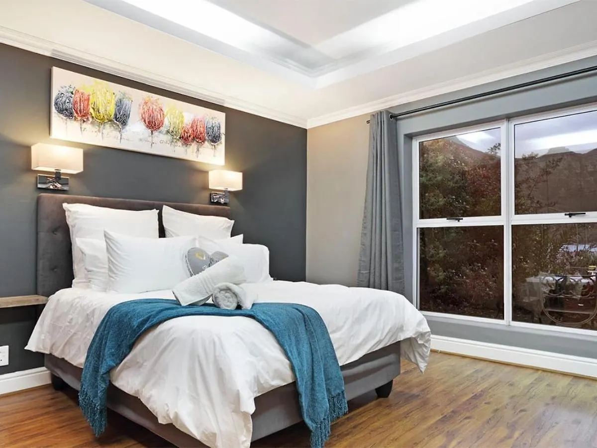 Villa De La Mer Hout Bay Beachfront ケープタウン