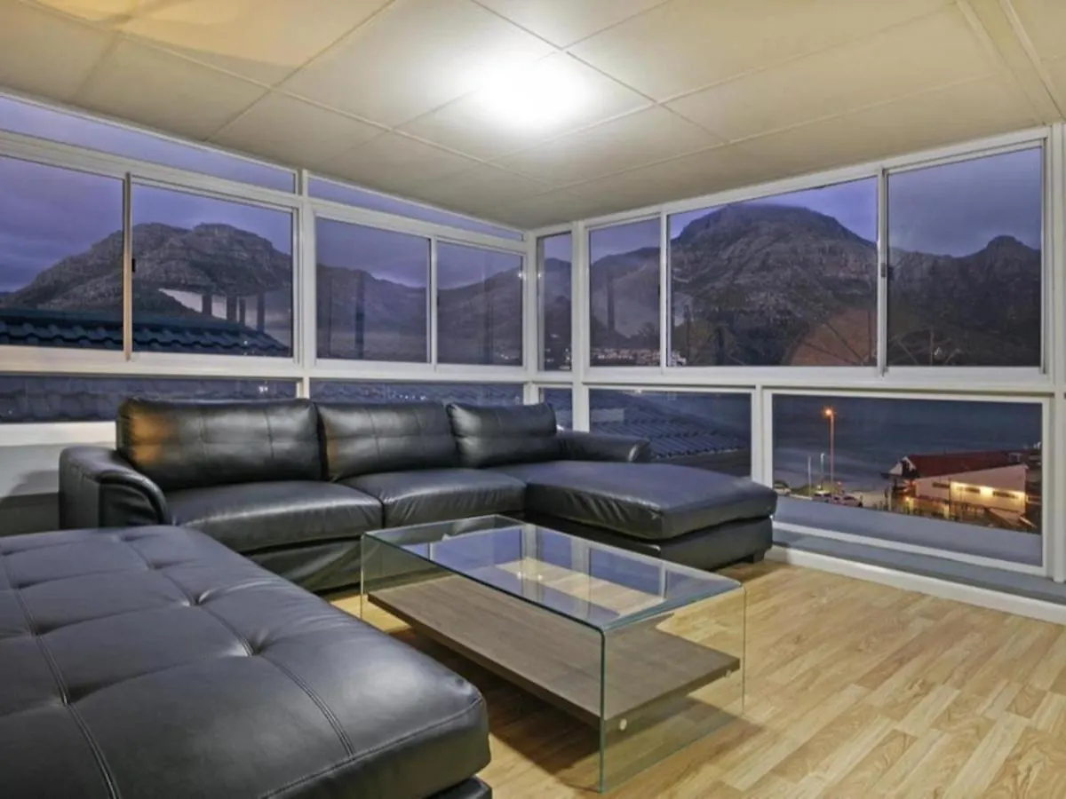 別荘 Villa De La Mer Hout Bay Beachfront ケープタウン